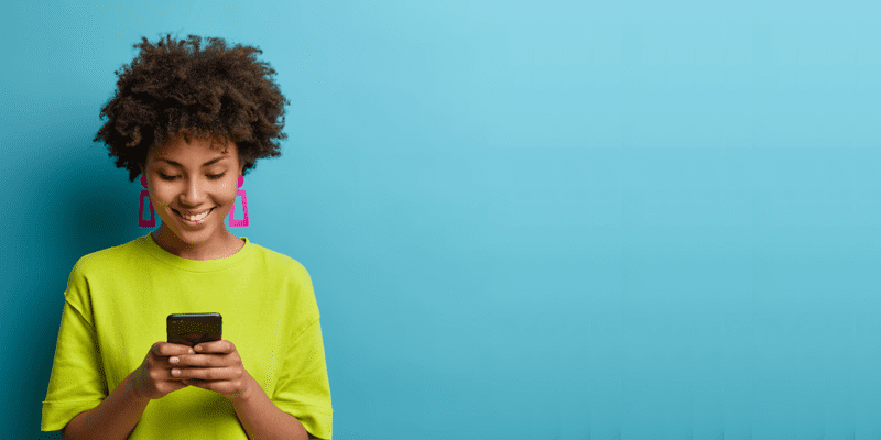 girl with phone